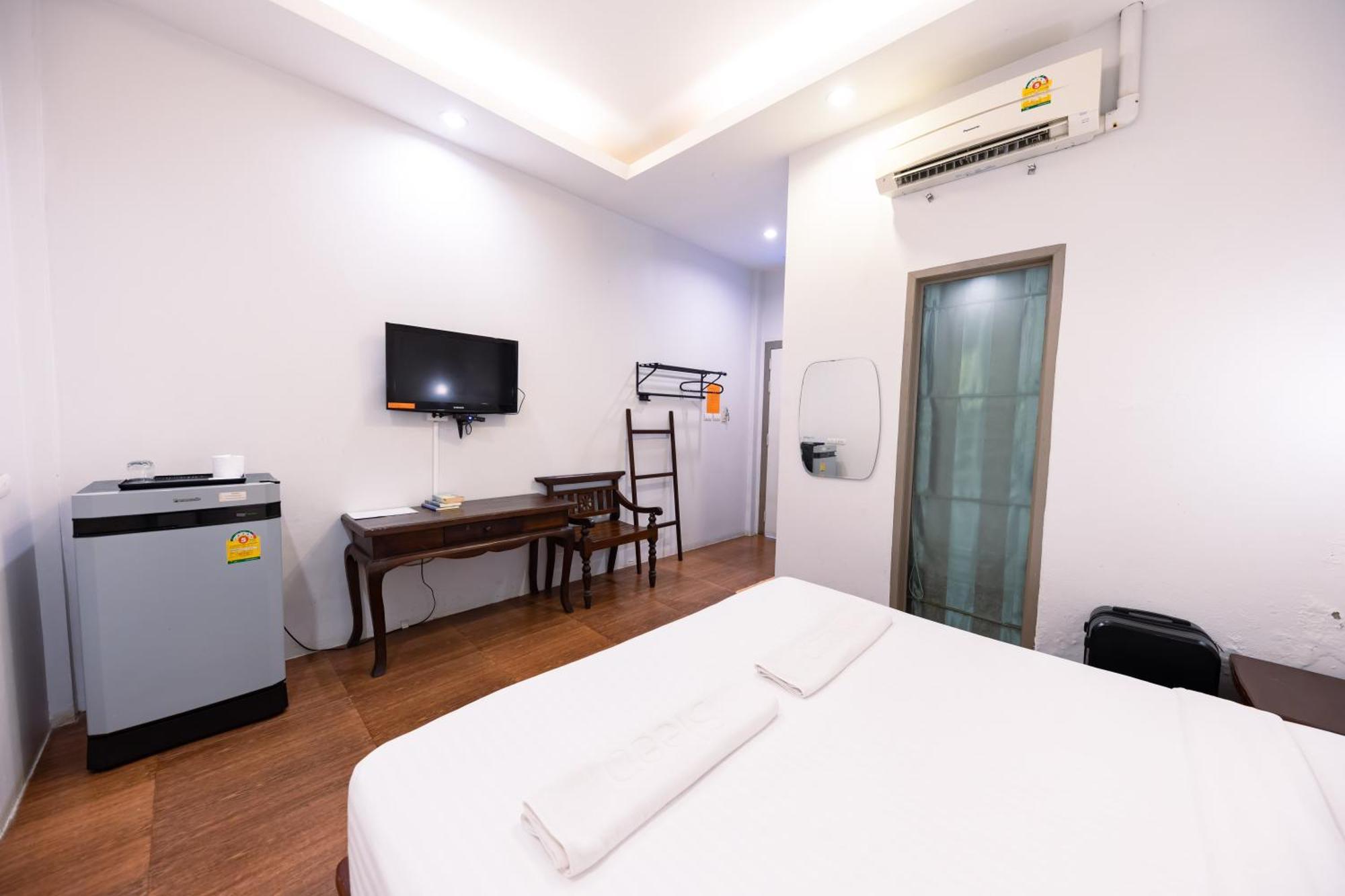 Sleep Hotel - Sha Certified Сураттхани Экстерьер фото